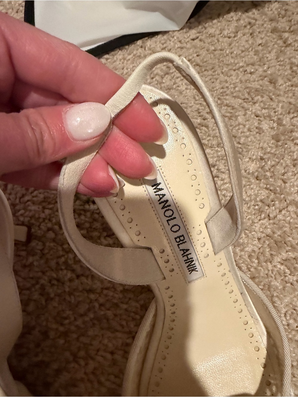Manolo Blahnik Ivory Lace Pointed Toe Slingback Pumps with Buckle - Picture 7 of 7